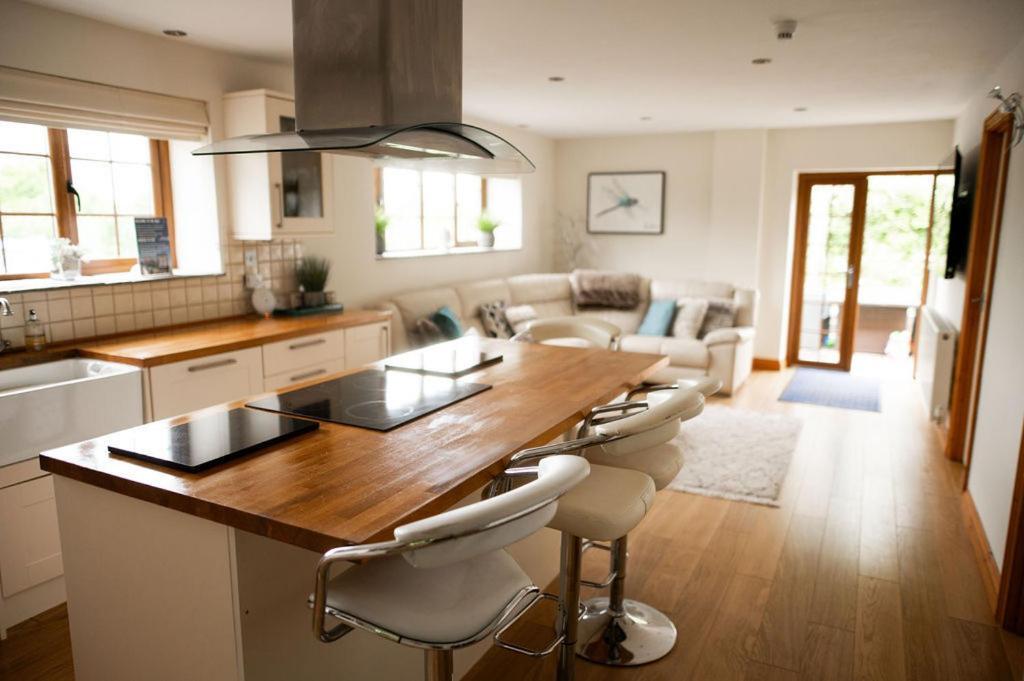 The Anchorage & The Tackleshed Hotel Llancarfan Kamer foto