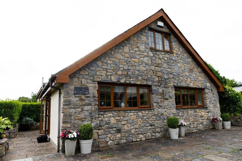 The Anchorage & The Tackleshed Hotel Llancarfan Kamer foto