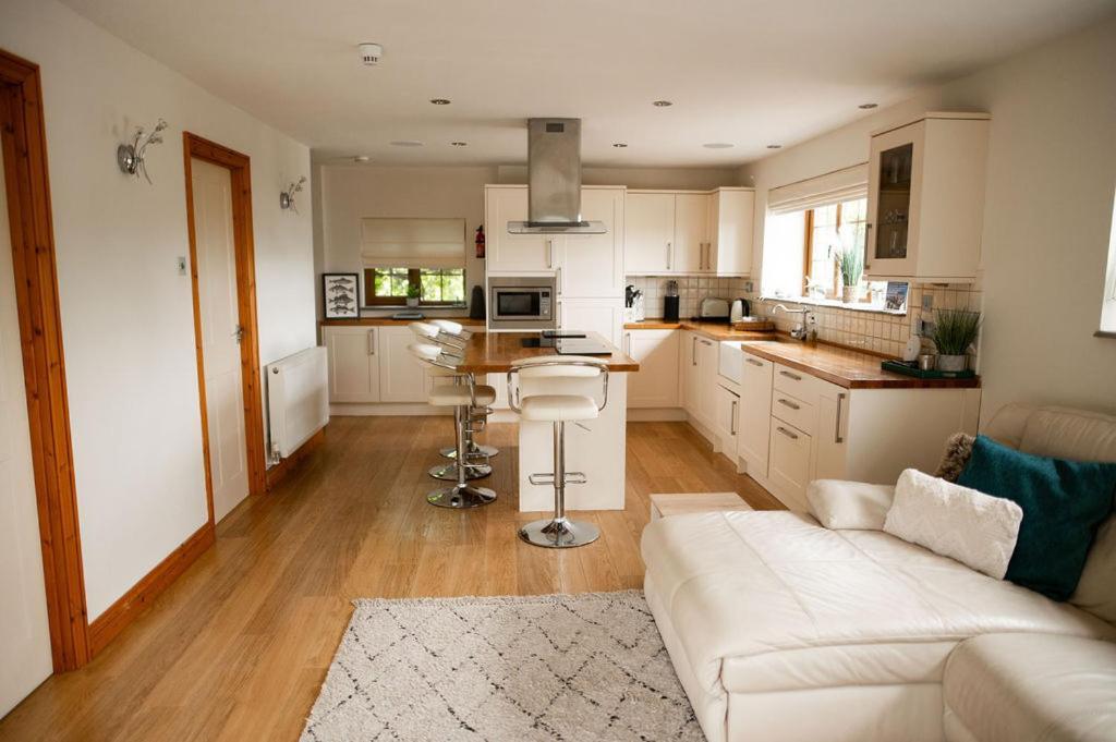 The Anchorage & The Tackleshed Hotel Llancarfan Kamer foto