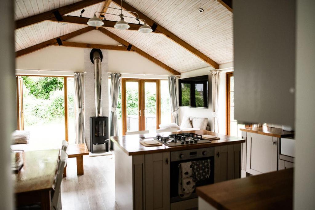 The Anchorage & The Tackleshed Hotel Llancarfan Kamer foto