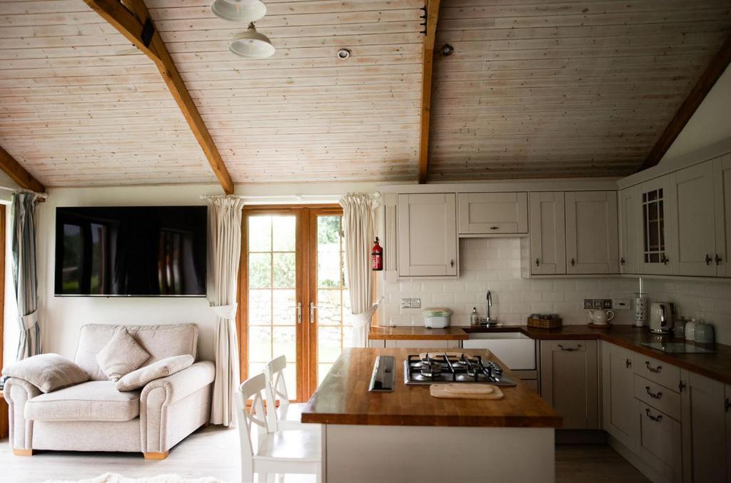 The Anchorage & The Tackleshed Hotel Llancarfan Kamer foto