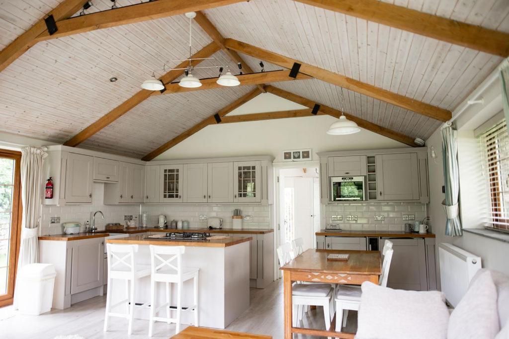 The Anchorage & The Tackleshed Hotel Llancarfan Kamer foto